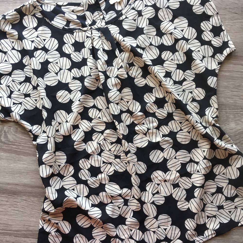 Tulle short sleeve patterned top with zipper